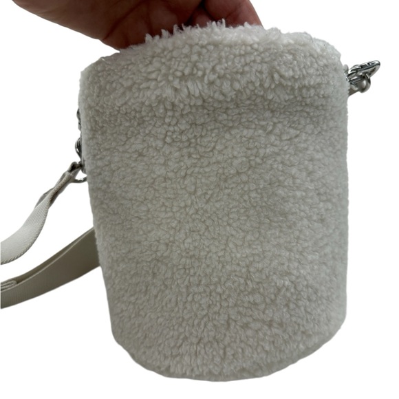 Lululemon Fleece Bucket Bag - Picture 2 of 6